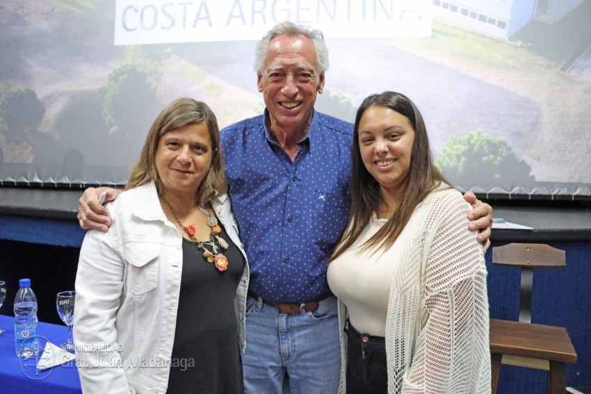 El pblico disfrut de ancdotas, vivencias y recuerdos en la presenta