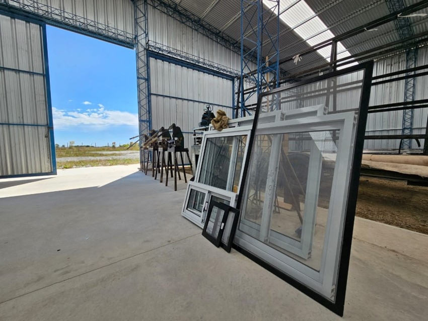 La empresa PS Aberturas ya funciona en el Parque Industrial