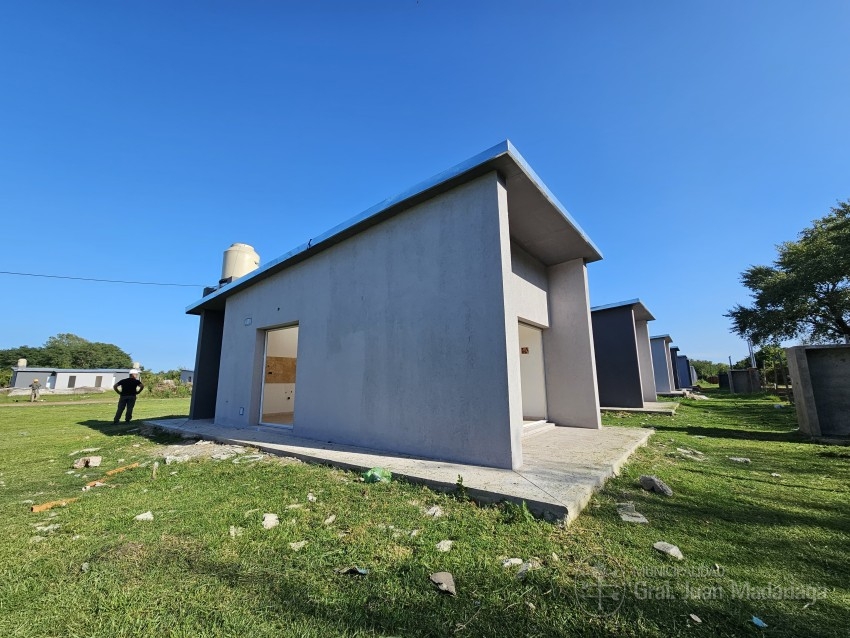 Santoro recorri� la obra de las 70 Viviendas