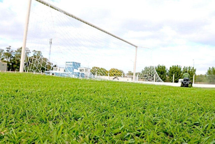 Riego automatizado en el Estadio Municipal: Culminaron la primera etap
