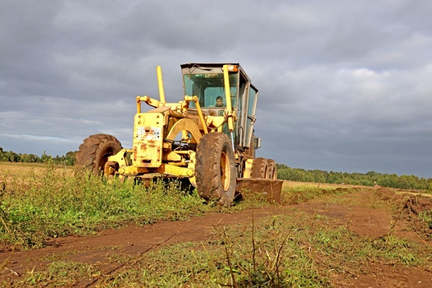 Trabajan en la demarcacin de lotes y arreglo de calles de la Quinta 5
