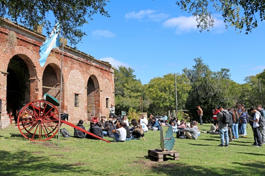 Alumnos de UADE visitaron La Invernada para realizar proyectos de rest