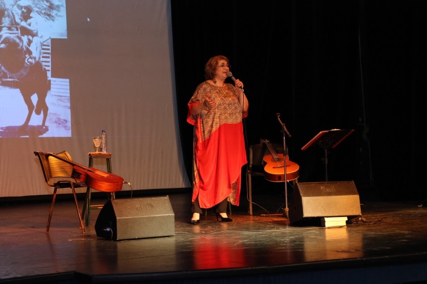 Yamila Cafrune brind� un excelente show en Madariaga