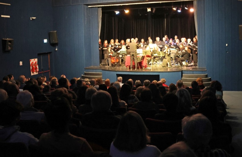 El espect�culo Astor Vocal pas� por la Casa de la Cultura