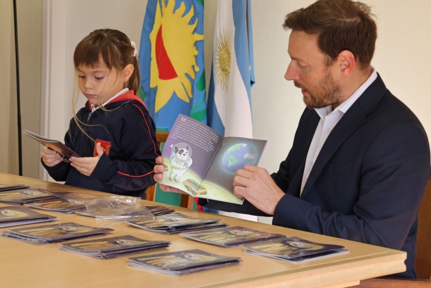 Lautaro Pereyra present� en el municipio su libro 