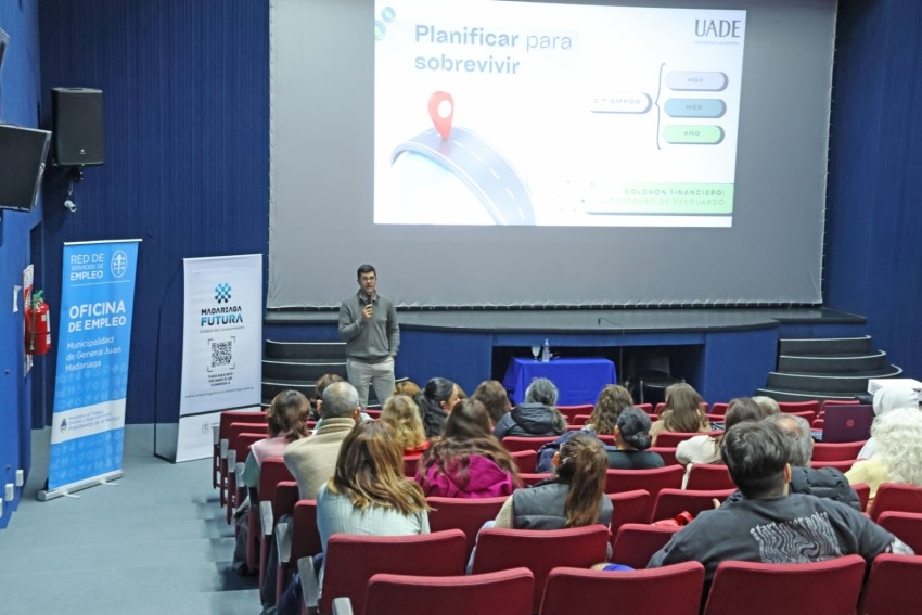 Con un destacado encuentro sobre finanzas culmin el curso destinado a