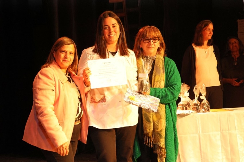 Egresados de distintas carreras terciarias tuvieron su acto de colació