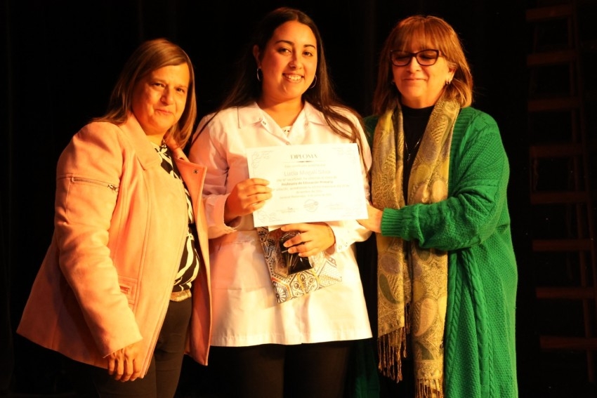 Egresados de distintas carreras terciarias tuvieron su acto de colació