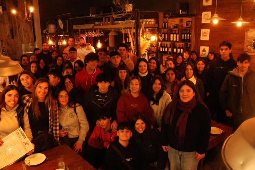 Alumnos del curso de camareros tuvieron su última clase en La Maroma