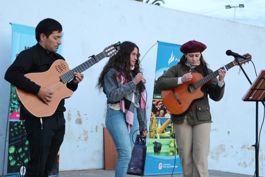 El Mercado Regional Ra�ces tuvo su paso por Madariaga