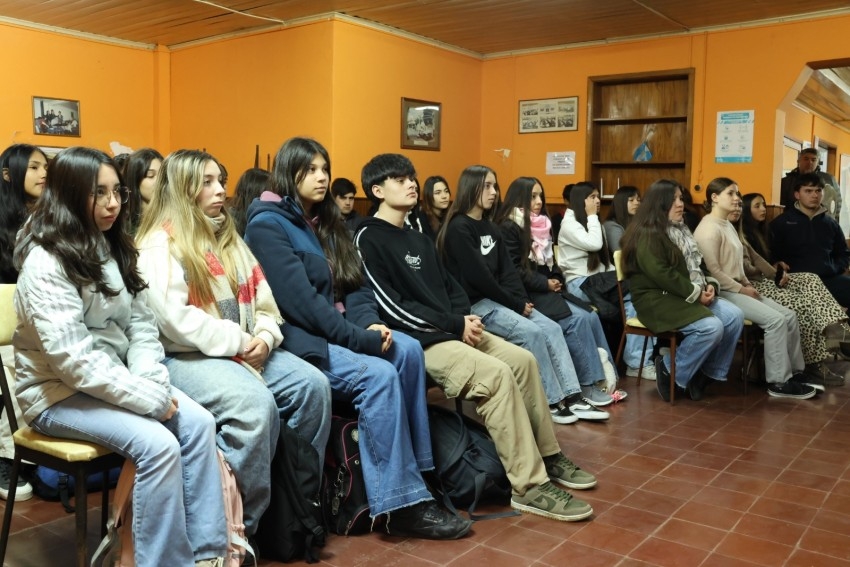 Un total de 50 jóvenes culminaron el primer Curso de Camareros del año