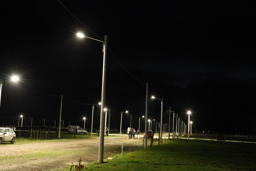 Madariaga full led: Se encendieron las luces del barrio Jos Jauregui 