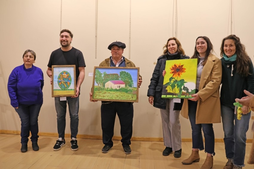 Se entregaron los cuadros de la 6� edici�n de la muestra 