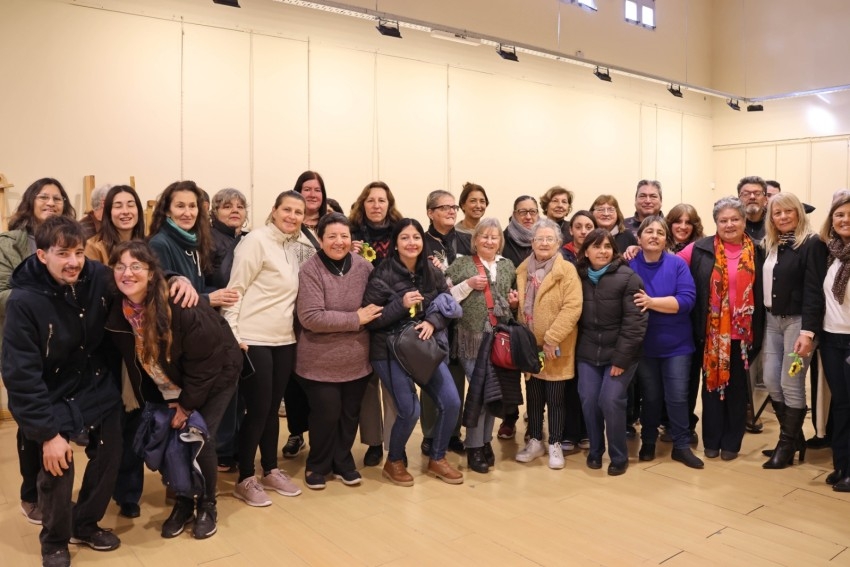 Se entregaron los cuadros de la 6� edici�n de la muestra 