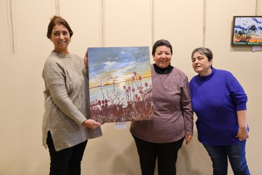 Se entregaron los cuadros de la 6� edici�n de la muestra 