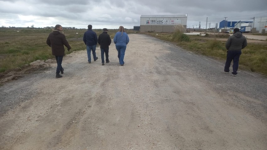 Santoro firm el contrato para la construccin de la Sala Apcola Muni