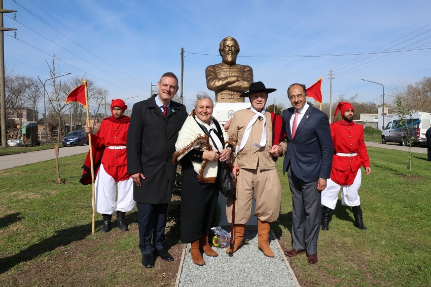 El hroe nacional, Miguel Martn de Gemes tiene su monumento en Madar