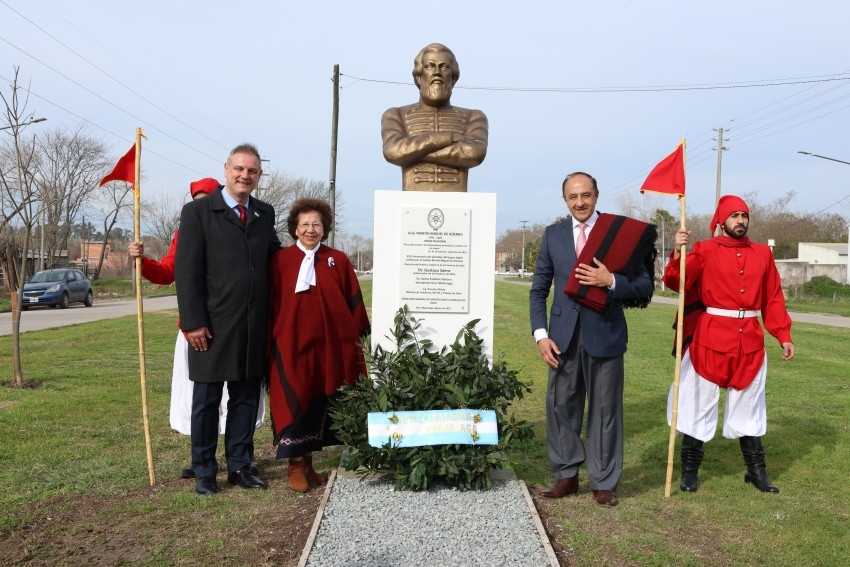 El hroe nacional, Miguel Martn de Gemes tiene su monumento en Madar