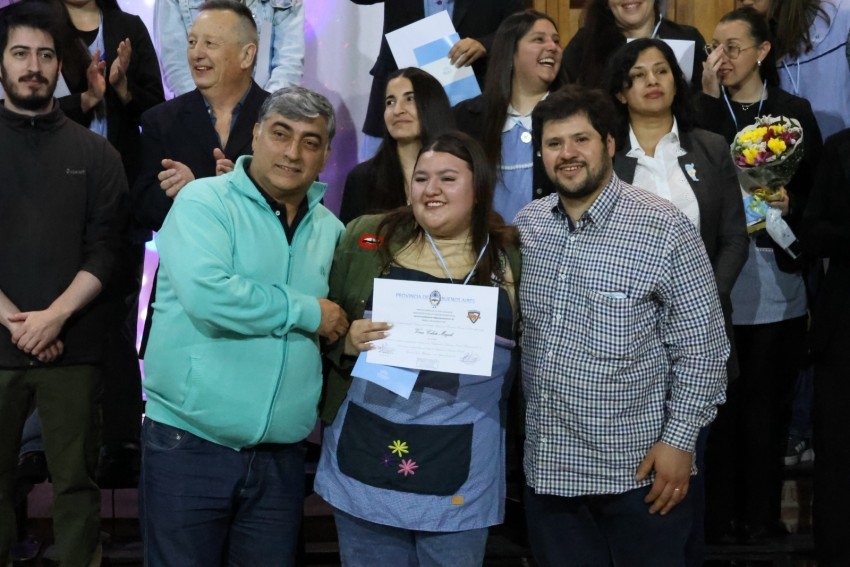 Nuevos profesionales recibieron sus diplomas