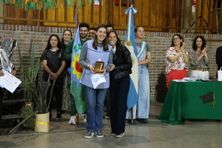 Nuevos profesionales recibieron sus diplomas