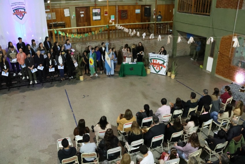 Nuevos profesionales recibieron sus diplomas