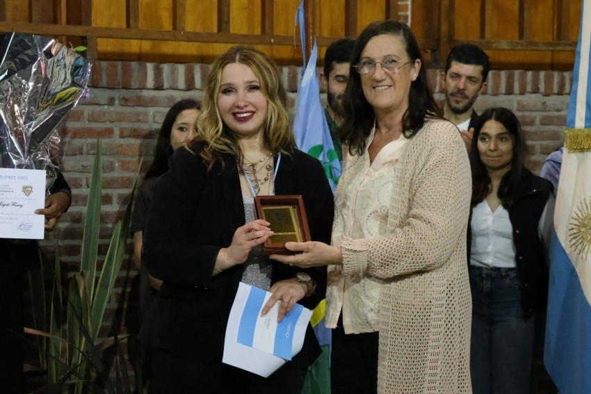 Nuevos profesionales recibieron sus diplomas