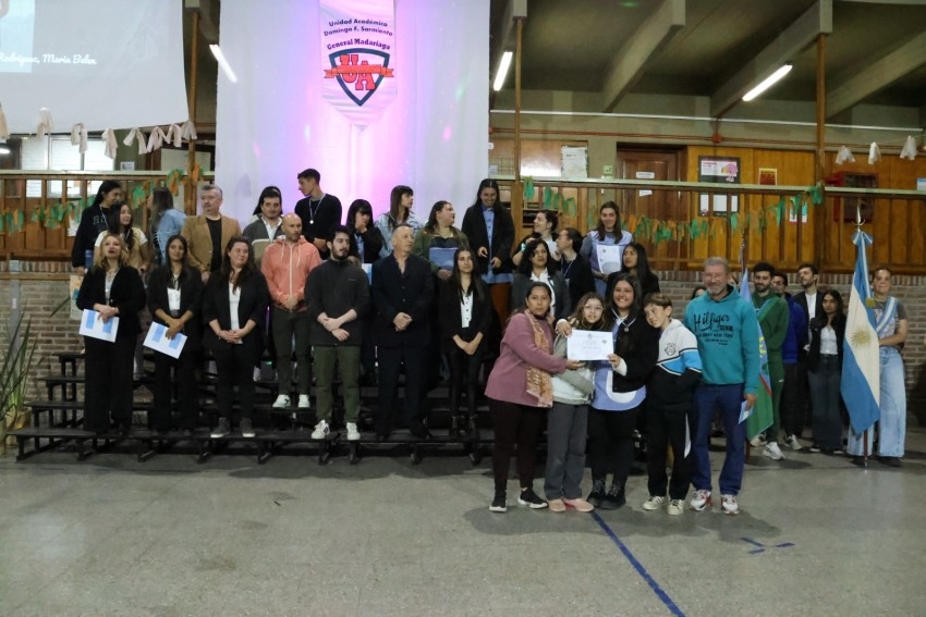 Nuevos profesionales recibieron sus diplomas