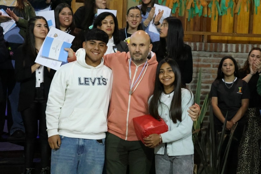 Nuevos profesionales recibieron sus diplomas