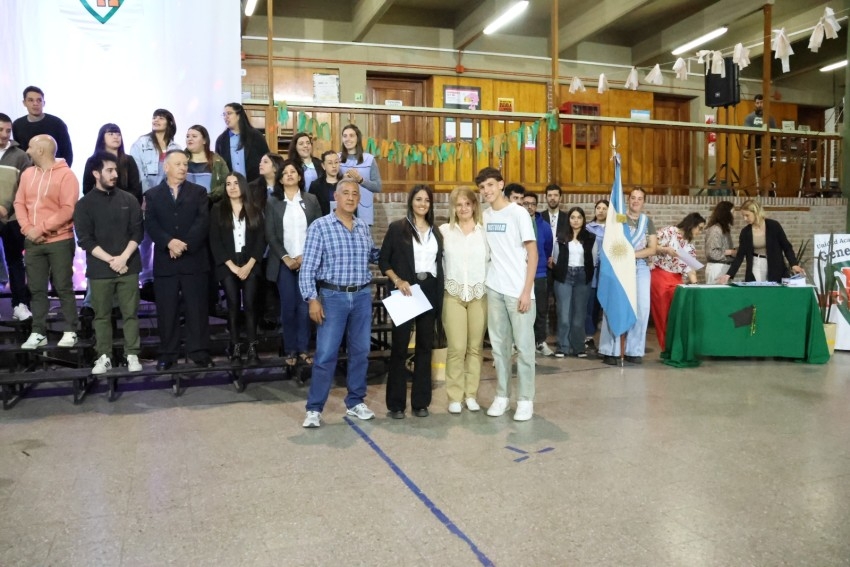 Nuevos profesionales recibieron sus diplomas