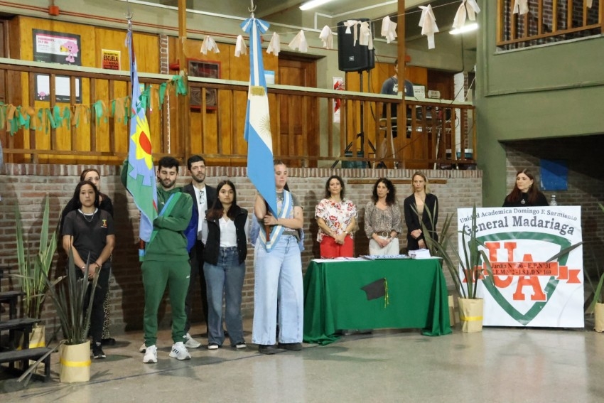 Nuevos profesionales recibieron sus diplomas