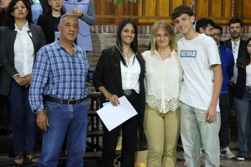 Nuevos profesionales recibieron sus diplomas