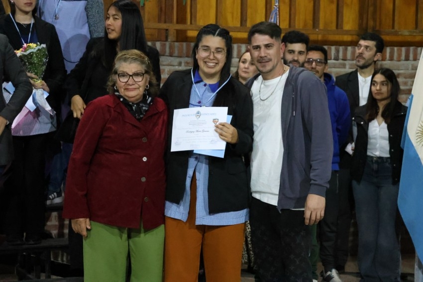 Nuevos profesionales recibieron sus diplomas