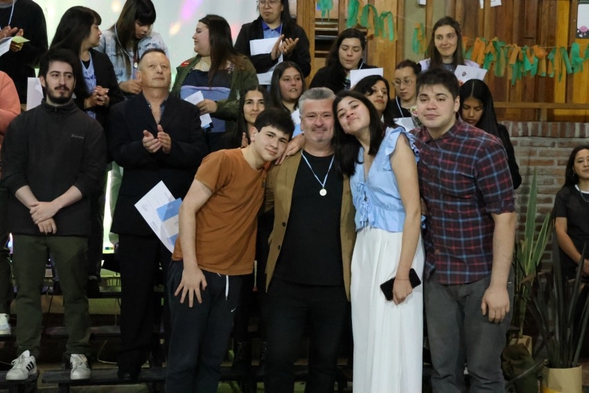 Nuevos profesionales recibieron sus diplomas