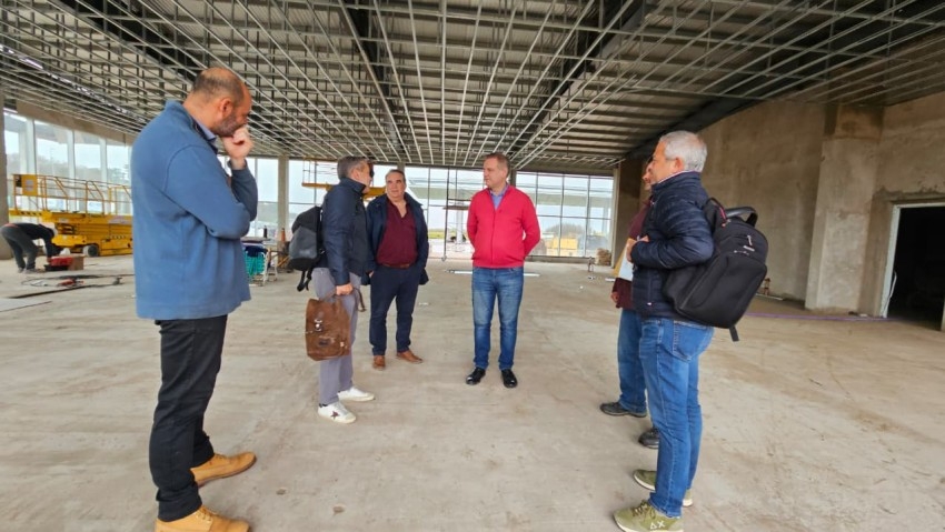 Santoro entreg en mano los 207 CV que se presentaron para YPF