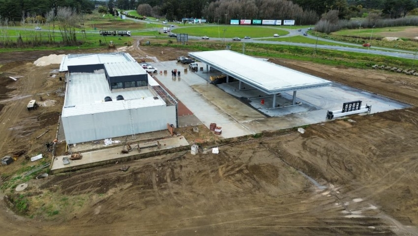 Santoro entreg en mano los 207 CV que se presentaron para YPF