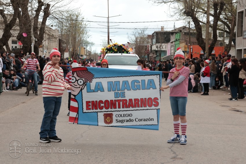 Madariaga disfrut de un colorido y multitudinario festejo por el Da 
