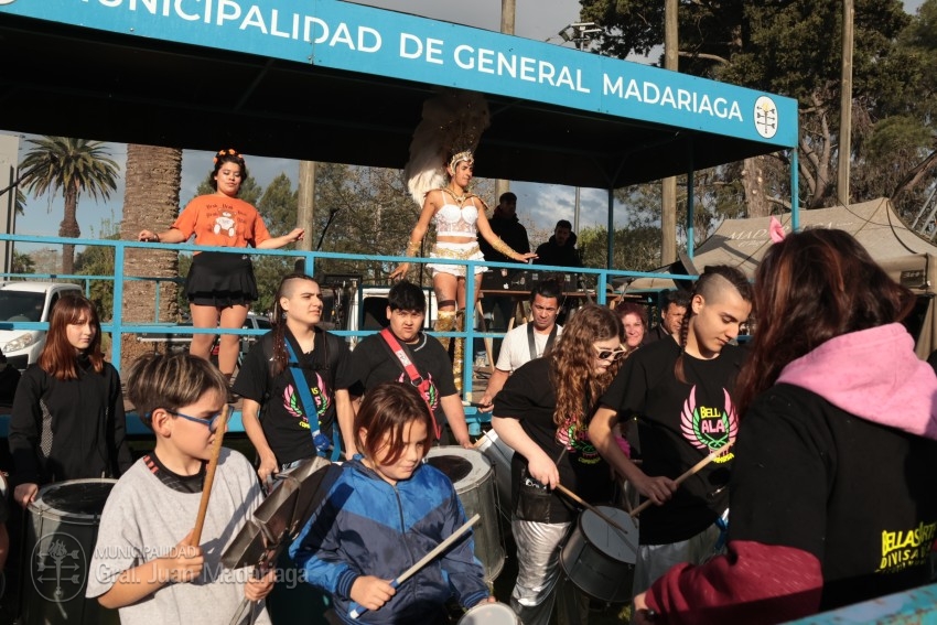 Madariaga disfrut de un colorido y multitudinario festejo por el Da 