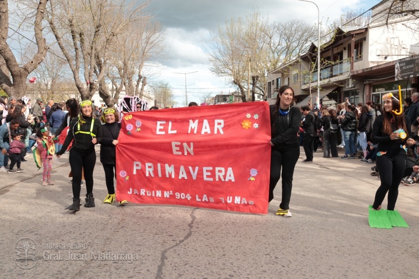 Madariaga disfrut de un colorido y multitudinario festejo por el Da 