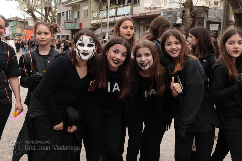 Madariaga disfrut de un colorido y multitudinario festejo por el Da 