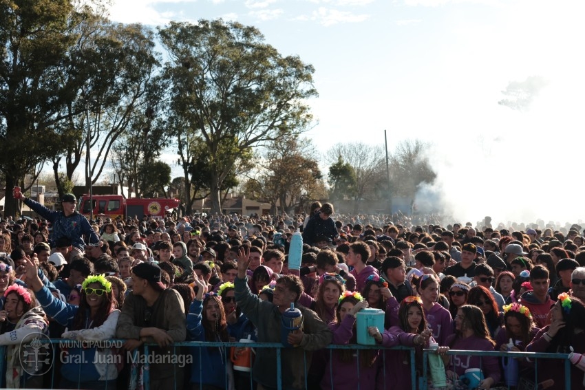 Madariaga disfrut de un colorido y multitudinario festejo por el Da 
