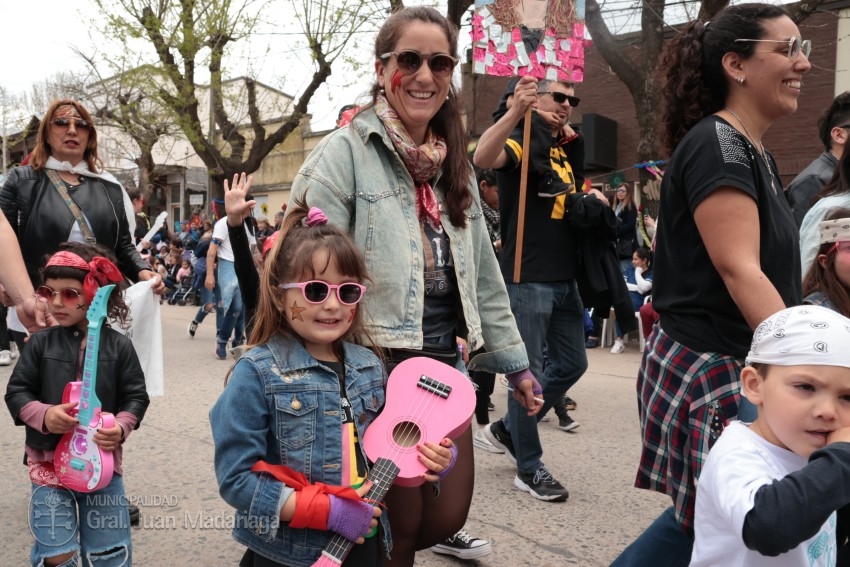 Madariaga disfrut de un colorido y multitudinario festejo por el Da 