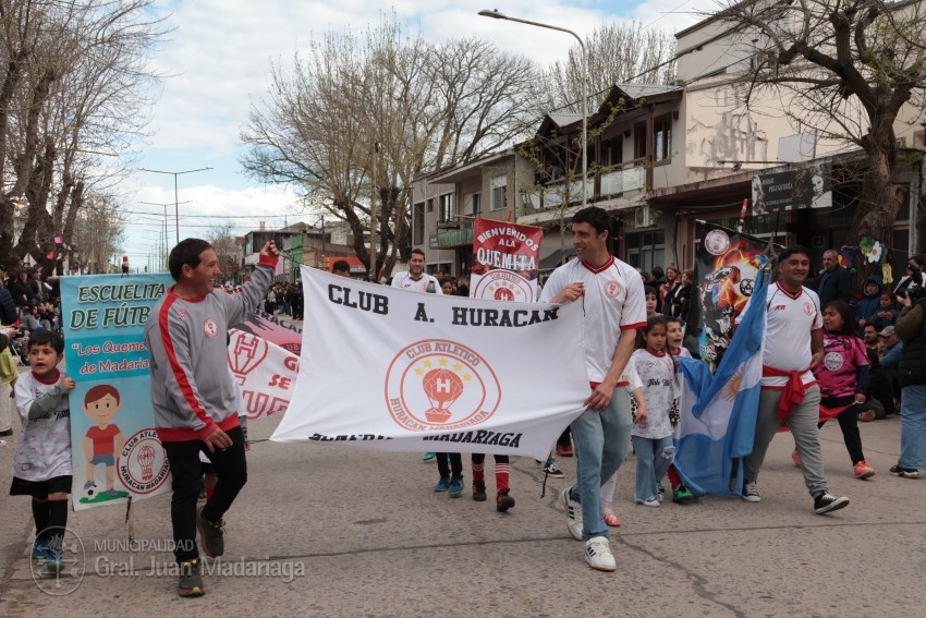 Madariaga disfrut de un colorido y multitudinario festejo por el Da 