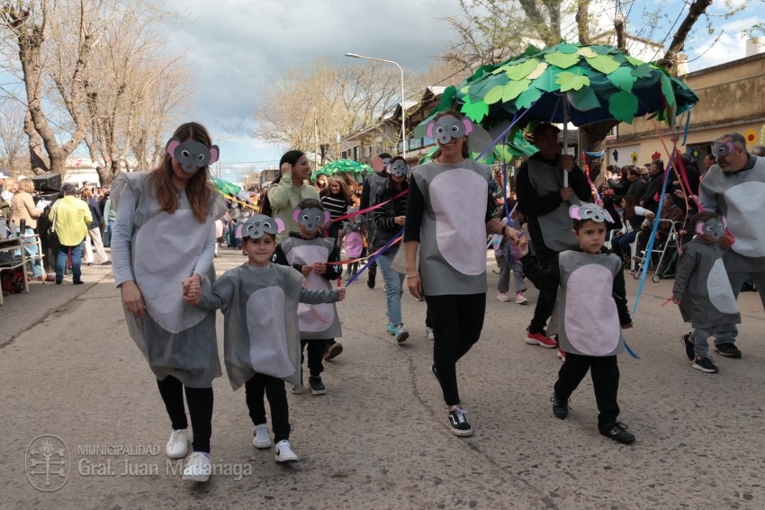 Madariaga disfrut de un colorido y multitudinario festejo por el Da 