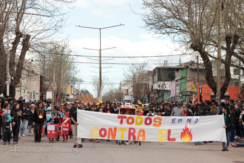 Madariaga disfrut de un colorido y multitudinario festejo por el Da 