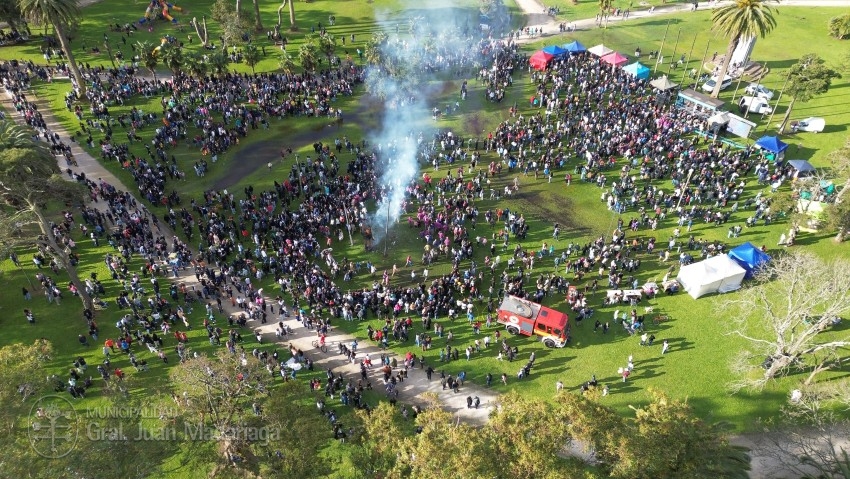 Madariaga disfrut de un colorido y multitudinario festejo por el Da 