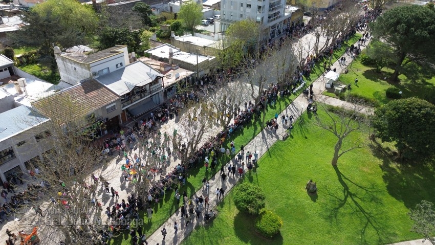 Madariaga disfrut de un colorido y multitudinario festejo por el Da 