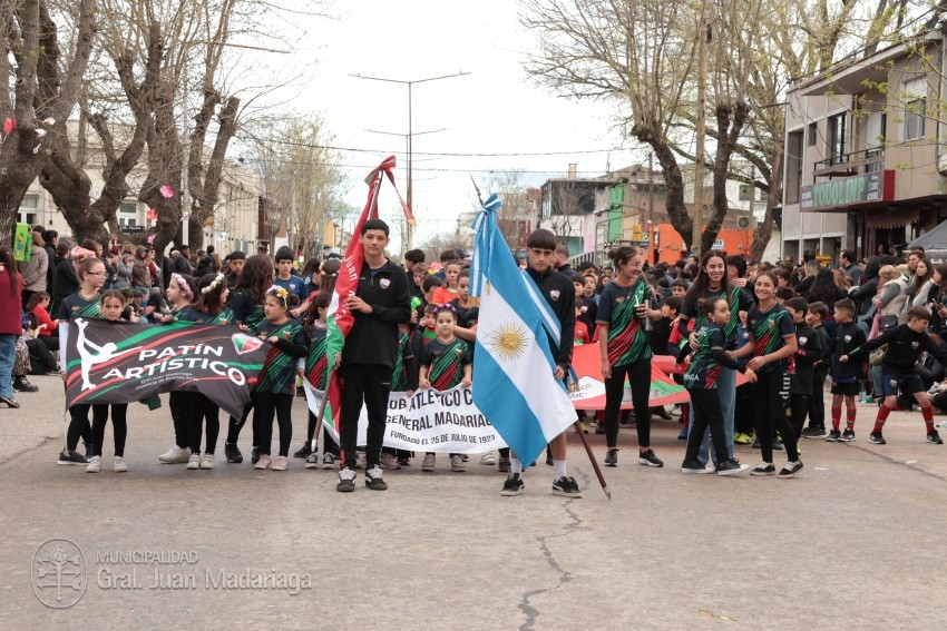 Madariaga disfrut de un colorido y multitudinario festejo por el Da 