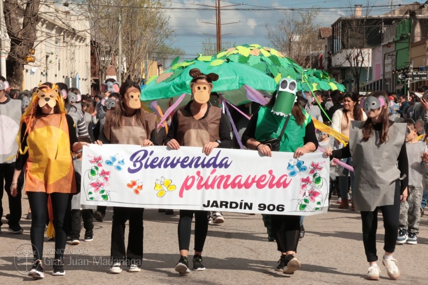 Madariaga disfrut de un colorido y multitudinario festejo por el Da 