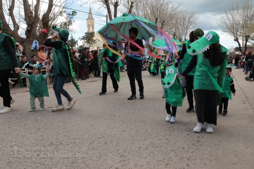 Madariaga disfrut de un colorido y multitudinario festejo por el Da 