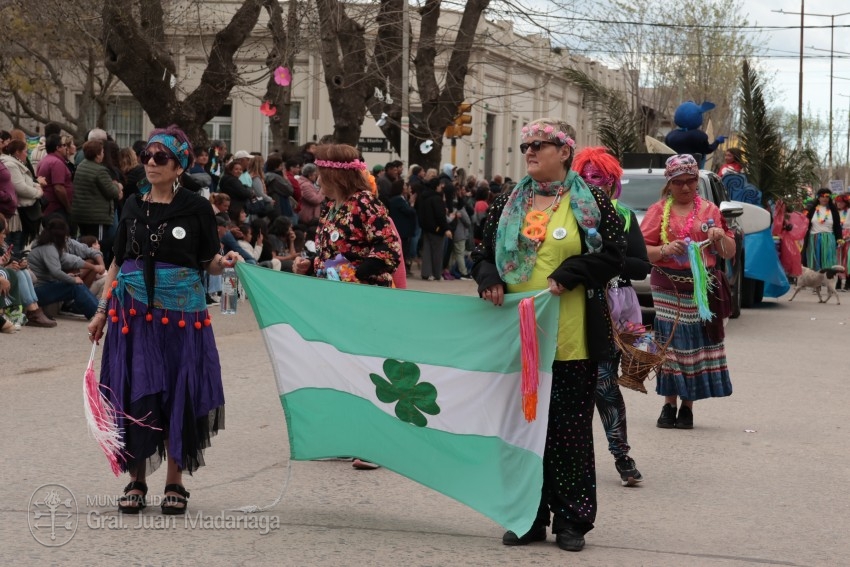 Madariaga disfrut de un colorido y multitudinario festejo por el Da 